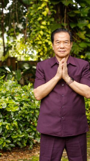 Mantak Chia Instagram - 🏇Holding Horse Stance ― Qigong Basics for stability and grounding
⠀
The Horse Stance is a fundamental posture in all Qigong practices and martial arts.
⠀
This term derives from the similarity with the position of riding a horse🐴
⠀
This stance helps energize, relax, strengthen and properly align your body to the Earth and the Heaven.
⠀
To master this stance, you should first learn how to «sit without sitting». Unlock your knees and sink down your pelvis.
⠀
Bend your knees slightly, as if you wanted to sit on an invisible chair🪑
⠀
The weight of your body should be placed on the pelvis, not the knees.
⠀
Tuck in the sacrum, round the back, relax the lower torso, so it sits on top of your legs comfortably without effort.
⠀
The Horse Stance is important in Qigong for its numerous benefits👇🏻
⠀
🔸It helps rooting to the ground, improving balance and stability. Maintaining balance and grounding is crucial for proper energy flow.
⠀
🔸Holding the stance requires strength and endurance. It helps you develop proper posture and get back to a healthy body alignment.
⠀
🔸The stance facilitates the flow of energy through the body’s energy channels. It helps in clearing energy blockages, balancing energy, and promoting well-being.
⠀
🔸Maintaining the horse stance requires mental discipline and concentration. It develops mental focus, resilience and mindfulness, which are key aspects of Qigong.
⠀
🔥If you want to become more balanced, connected, vibrant, and energized, we invite you to join Master Mantak Chia’s upcoming teachings on Qigong and Taoist Emotional Wisdom online or on-site in Tao Garden, Thailand❤️
⠀
The workshops will take place from November 10th to December 5th. Choose the one that suits you best or join the full Series for the highest benefits!⭐️
⠀
Write the word TAO in the comments to learn more and get your early bird discount🔥👇🏻
⠀
Early Bird prices for on-site valid till October 31st, and for online — till November 6th!🔥
⠀
Lifetime access to recordings provided✅
⠀
P.S. This course can lead you to certification as a Qigong Instructor of the Universal Healing Tao!☯️
⠀
May the Qi be with you!🙏🏻