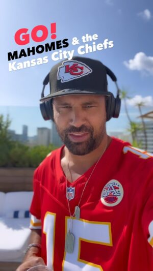 Manu Bennett Instagram - Big game today #kansascitychiefs #newyorkjets