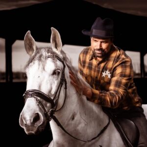 Manu Bennett Instagram - It's a horse thing. Photography by @bramheimensfotografie Location: @any_dale Netherlands