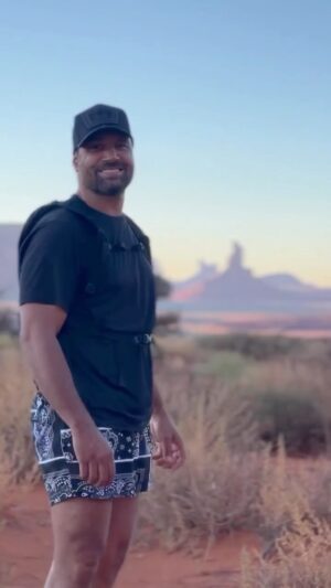 Manu Bennett Instagram - Monumental Sunset #monumentvalley #arizona #utah #sunset #travel #usa