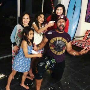 Manu Bennett Instagram - Missing this fun with my girls. Summer is coming & daddy will be home soon. #paniabennett #mokoiabennett #huiabennett #pukehina