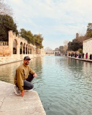 Manu Bennett Instagram - Spartacus serisinde canlandırdığı Galyalı gladyatör Crixus rolüyle tanınan oyuncu @manubennett ‘i Hanehan’da  misafir etmekten mutluluk duyduk 😍💪🏻
#manubennett #urfa sizi çok sevdi ☺️❤️ İyi ki sizi tanıyabildik gerçekten 🙏🏻 #crixus 

#spartacus 
#travelling 
#şanlıurfa
#mezopotamya 
#göbeklitepe 
#fotograf
#natural
#güneydoğu 
#ig_color
#seyahat
#instagood
#instagram
#travelblogger 
#photooftheday
#objektifimden
#travel
#travelphotography
#gençgezginler 
#türkiyede1yer
#haftasonu 
#weekend 
#küçükbutikoteller 
#butikoteller 
#konaklama
#igtravel 
#neredekalcom 
#gezginler