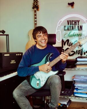 Manu Guix Instagram - ¿Quieres conseguir grabar tu canción en Medusa Estudio? 

¡Con #VichyCatalanMusicSessions puedes! ¡@Vichycatalan trae el concurso musical del año! Tanto si es en solitario como en grupo, participa y gana una sesión de coaching conmigo y la grabación de una canción en @medusaestudio.

 Para participar 🎤:

- Sube un post a tus redes sociales con la maqueta de una canción.
- Sigue y etiqueta a @VichyCatalan y a @ManuGuix
- Usa el hashtag #VichyCatalanMusicSessions 

El ganador o ganadora lo descubriremos el 21 de mayo tanto en la cuenta de @vichycatalan como en la de @ManuGuix. ¡Síguenos y no te pierdas nada! ✌