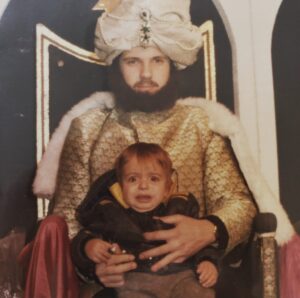 Manu Guix Instagram - Feliç nit de reis, família!!! Jo encara no ho he superat.

Feliz noche de reyes!!! Yo aún no lo he superado.