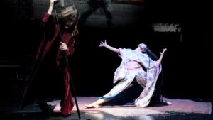 Manuel Agnelli Instagram - Alcune foto di scena di #Lazarus. Dopo il debutto a Cesena, ora sarà in tournée in alcuni dei principali teatri italiani.
"Lazarus" è un'opera rock intima e profonda, due ore di messa in scena del "regalo di addio di David Bowie al mondo". 
È un onore, per me, far parte di questo progetto guidato da un regista come Valter Malosti e a fianco di un cast di professionisti straordinari. Ed è emozionante vedere con quanto entusiasmo "Lazarus" sia stato accolto da chi ha già riempito i teatri, in prevendita.
Il Teatro ha il potere di custodire, offrire punti di vista alternativi, talvolta di ribaltarli e dare voce alla contemporaneità. "Lazarus" contiene tutto questo ed è stato scritto perché tutti potessero fruirne.
Vi aspettiamo.

@emiliaromagnateatro 
@valtermalosti 
@casadilego 
@lucentimichela @ballettocivile 
@dariobat
@attiliocaffarena 
@mauriziocamilli 
@noemi_grasso01 
@_maria.lombardo 
@giulialunamazzarino 
@camelots 
@isaccoventurini 
@agnusdeilaura 
@dariobat 
@ramonmoro_darkram 
@amedeoperri 
@giacomo.rossetti_rost 
@stefanopiliaviviani 
@paolo_spaccamonti 
@gupalcaro 
@gggluca 
@cesareaccetta 
@l.brinchi 
@danielespano 
@marcoangelilli 
@defranceschi1955 
@andreamariocauduro 
@theuforider
@jacoposquizzato 
@teatrostabile_torino 
@teatrodinapoli 
@teatrodiroma 
@luganolac