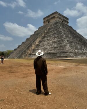 Manuel Alfonso Andrade Oropeza Instagram - CHICHEN ITZA.  One of the 7 wonders of the world!! 🌎