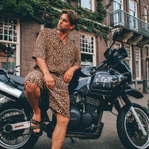 Manuel Broekman Instagram - 🐯

@velouramsterdam