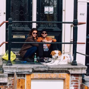Manuel Broekman Instagram - Verdrietig nieuws moeten we soms ook met andere delen. Want dat is het leven. En onze lieve Wisky is helaas niet meer met ons. We ruilden een pakje peuken met een alcoholist in Turkije voor jouw mooie wollige verschijning. Niet veel later paradeerde je door de straten van Amsterdam. Altijd goed gemutst en zoals een mooie Wisky werd je leuker met de jaren. Altijd op avontuur. Zo blij dat we je zo lang bij ons hebben gehad, zalig beest. Veel plezier in de hondenhemel.
.
.
.
#adoptdontshop #straydog
