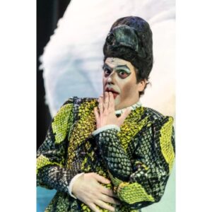 Manuel Marques Instagram - A nova temporada da peça "Noite de Reis" de William Shakespeare com encenação de Ricardo Neves-Neves e, depois de dois meses em cena com mais de 18.000 espectadores, volta ao Teatro da Trindade já a partir de dia 2 de Maio, onde estará até dia 21 de Julho.

É um espetáculo sobre o amor, retrato simples e cómico, por vezes profundo e existencial, personificado pelas trocas de identidade, disputas amorosas, constantes folias e partidas.

Por @susanajacobetty com fotografia de @joaobettencourtbacelar e vídeo de @mariajacobettybacelar, leia o artigo realizado durante a primeira temporada em www.amagazinept.org

***

The new season of the play "Twelfth Night" by William Shakespeare, directed by Ricardo Neves-Neves and, after two months on stage with more than 18,000 spectators, returns to Teatro da Trindade from the 2nd of May, where it will be until July 21st. 

It is a show about love, a simple and comical portrait, at times deep and existential, personified by identity changes, love disputes, constant revelry and pranks. 

By @susanajacobetty with photography by @joaobettencourtbacelar and video by @mariajacobettybacelar, read the article published during the first season at www.amagazinept.org

#amagazinept
#amagazine
#noitedereis
#ricardonevesneves
#teatro
#arte
#cultura 
#lisboa