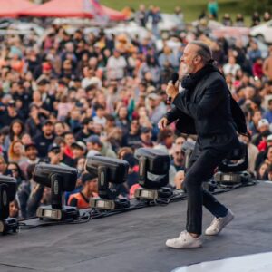 Manuel Wirzt Instagram - ¡Gracias Uruguay! 🇺🇾 

Pasamos un fin de semana increíble en el @palaufestival 🤍💙🤍

¡Gracias por la invitación y por el trato a todo el equipo Palau!

Espero nos veamos pronto de nuevo 🇺🇾

-------------

@albertolucasprod

@sergioperezguitar
@diegoortells
@hernanmedina 
@juanmsaldiasbass

📷
@merino.mati
@facundo.lizardo