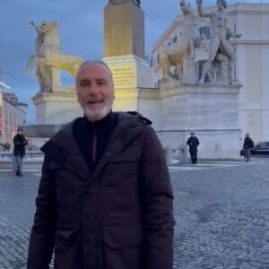 Manuel Wirzt Instagram - ¡Se termina un día increíble en Roma! 🇮🇹🇻🇦 

Gracias por compartir conmigo este momento ❤️