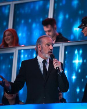 Manuel Wirzt Instagram - ¡Nueva temporada de Canta Conmigo Ahora en @eltrecetv! Y me pone muy feliz contarles que esta vez seré el conductor 😁.
¡Desde este martes a las 18.30hs! 🥳

Un programa repleto de emociones que premia el talento y le permite a cientos de artistas expresarse en un escenario 🫶

Gracias por la confianza @marcelotinelli, @elchatoprada, @hoppefede, @lafliaok y @eltrecetv 

Vamos con todo!

¡Felices pascuas! ❤️