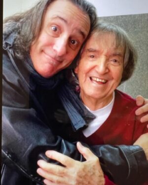 Manuel Wirzt Instagram - Cómo te vamos a extrañar, maestro! Qué privilegio hermoso fue conocerte. Solo queda decir gracias ❤️

Mi abrazo más sentido a toda la hermosa familia de Carlitos.

Eaeaeaea pepé ❤️👌🏼