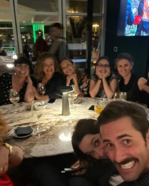 Manuela Couto Instagram - E foi assim …. Gosto tanto destas pessoas maravilhosas! @sptelevisao , @sicnovelasoficial , meus companheiros e companheiras ! ♥️ @teresamiguelamaral_agency