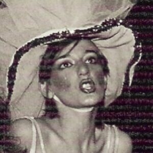 Manuela Couto Instagram - Sempre o melhor sítio do mundo! 
O palco. Viva o TEATRO! ♥️ 
Aqui no TAS, algures em 1983.