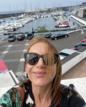 Manuela Couto Instagram - A dizer adeus à Ilha 💙 
Obrigada! Foi um prazer ! 
@sicnovelasoficial @sptelevisao