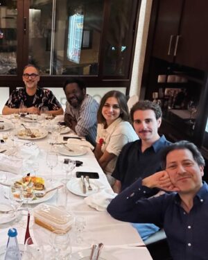 Manuela Couto Instagram - É sempre violento, quando uma personagem deixa de existir . Às vezes é um alívio, outras vezes é uma tristeza imensa provocada pelo vazio do desaparecimento de alguém de quem queríamos estar perto. E as pessoas . Os companheiros com quem partilhámos as descobertas, as tristezas, as dúvidas, as gargalhadas . Isto é o que acontece, normalmente . Na Senhora de Dubuque, que ontem deixou de existir no @teatrodatrindade , aconteceu tudo isto e mais coisas que há já muito tempo não me aconteciam num projecto , ou que até nunca me tinham acontecido. E todas elas maravilhosas! Acredito que só assim se pode construir um espectáculo: com LIBERDADE e AMOR! Sermos livres na nossa criação e sentirmo-nos amados e apoiados por quem está connosco, é a única forma ! Obrigada, companheiras e companheiros que também são amigos e amigas! Álvaro, és o maior! Obrigada ao Diogo Infante e à maravilhosa e profissionalíssima  equipa do Teatro da Trindade ! Nuno Pratas, até sempre!!!♥️ @teatrodatrindade @alvarosantoscorreia @cuchacarvalheiro @oficialfernandoluis @faleiro.sandra @renato_o_godinho @bennyapereira @magassela @brunosoaresnogueira #nunocarinhas #henriquepimentel #manuelabrantes