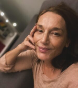 Manuela Couto Instagram - Por cada dia mais esperançado e justo. Mais compassivos e atentos, mais amor. Boa semana! ♥️