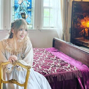 Maon Kurosaki Instagram - 明日からリリー・ハリソンとしての人生が始まります
.
音楽劇『ジェイド・バイン』
.
わたしの全てを注いだと言っても過言ではないです
.
生き抜いてみせます
.
ぜひその瞳に映らせてください
#ジェイドバイン