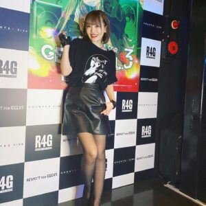 Maon Kurosaki Instagram - GOOD MORNING!
.
一昨日はFCイベントでした
.
久しぶりのイベントということで歌を歌ったり
トークしたりゲームしたりわいわい過ごしました
.
キラキラなレストランでした
.
なんだかんだ4時間くらい？のボリュームで楽しかったなぁ
.
また来年もやりたい！
.
そして昨日は
.
RESPECT FOR GEEKS vol.3というライブに
.
出演させていただきました
.
超楽しかったー！素晴らしい熱狂
.
みんなみんな最高でした
.
アニソンっていいなぁ
.
改めてそう思わせてくれた皆さん本当にありがとうございました
.
2日間全然違うわたしでしたがまた今日から別のわたしになります
.
1月から始まる音楽劇「李香蘭-花と華-」の稽古開始です
.
精一杯努めます！
#クロサキファミリア
#ファンクラブ
#R4G
#RESPECTFORGEEKS
#李香蘭