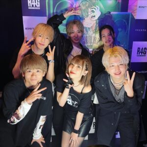 Maon Kurosaki Instagram - GOOD MORNING!
.
一昨日はFCイベントでした
.
久しぶりのイベントということで歌を歌ったり
トークしたりゲームしたりわいわい過ごしました
.
キラキラなレストランでした
.
なんだかんだ4時間くらい？のボリュームで楽しかったなぁ
.
また来年もやりたい！
.
そして昨日は
.
RESPECT FOR GEEKS vol.3というライブに
.
出演させていただきました
.
超楽しかったー！素晴らしい熱狂
.
みんなみんな最高でした
.
アニソンっていいなぁ
.
改めてそう思わせてくれた皆さん本当にありがとうございました
.
2日間全然違うわたしでしたがまた今日から別のわたしになります
.
1月から始まる音楽劇「李香蘭-花と華-」の稽古開始です
.
精一杯努めます！
#クロサキファミリア
#ファンクラブ
#R4G
#RESPECTFORGEEKS
#李香蘭