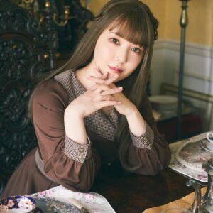 Maon Kurosaki Instagram - さやがコンダクターを努めていたブランド
.
canoneのモデルをやらせていただきました
.
ひとつ彼女との思い出が増えました
.
嬉しいです
.
さやのお洋服にはいつも物語が添えられていて
.
その世界観は唯一無二のものでした
.
さやの愛した作品たちです
.
たくさんの方に届きますように
.
.
.
受注生産
黒崎真音が奏でる
Maison de FLEUR Petite Robe canone(@sayakakanda)
-Revival Collection-

Guest model
Maon Kurosaki(@kurosakimaon)

4/22(fri)20時より
ストライプクラブにて受注受付開始

【受注期間】
4/22(fri)20:00-5/8(sun)23:59

【お届け予定】
9月中旬
.
詳しくはMaison de FLEUR Petite Robe canoneさんの
.
アカウント、サイトをご覧ください
#maisondefleurpetiterobecanone 
#MaisondeFLEUR
#メゾンドフルール
#神田沙也加
