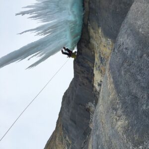 Marc-André Leclerc Instagram - Good day up the icefields parkway with @tom__livingstone . Stoked to be pulling on tools again! #dmmclimbing #arcteryx