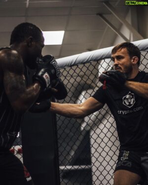Marc Diakiese Instagram - Looks like brads been having fun this camp 😂

@lessthancake 📸