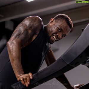 Marc Diakiese Instagram - Don’t focus on what you think you deserve. Take aim at what you are willing to earn ☠️📈💯

@candicecaulfield.photo 📸