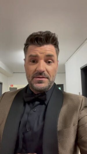 Marc Dupré Instagram - On tourne 🎥 

Que pensez-vous du kit de mes musiciens?