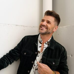 Marc Dupré Instagram - C’est ce soir que débutent les quarts de finale à @chanteursmasquestva . Du gros fun!
 
📺 @tvareseau, 18h30
 
Photos 📸 @bertexertier

Stylisme : @emmanuellerochon
MUA : @marcomarsolais
Cheveux : @jonloveshair

#ChanteurMasqués