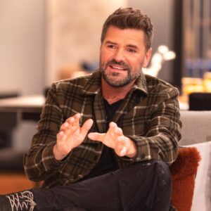 Marc Dupré Instagram - Ce soir, je vais être à une émission spéciale de @latour.tva (avec @jphilippedion et @patrickgroulx) pour jaser de @staracademietva et de ce qui s’est passé en fin de semaine. 

📍@tvareseau, 19h30.

Décompte : 6 jours avant Star Ac! ✨

Photo : @marcandre_lapierre_photographe 

#LaTourTVA