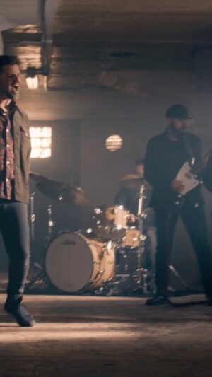 Marc Dupré Instagram - C’est aujourd’hui que je vous présente mon nouveau vidéoclip pour 𝗧𝗼𝘂𝘁 𝗹'𝗮𝗺𝗼𝘂𝗿 𝗾𝘂'𝗼𝗻 𝗱𝗼𝗻𝗻𝗲. 💛  Merci à @brunolabrie à la réalisation. 

𝗧𝗼𝘂𝘁 𝗹'𝗮𝗺𝗼𝘂𝗿 𝗾𝘂'𝗼𝗻 𝗱𝗼𝗻𝗻𝗲, c’est l’idée que tout le bien que l’on fait finira par nous revenir d’une façon ou d’un autre. J’espère que vous allez aimer ça!
 
Pour voir le vidéoclip complet, rendez-vous sur ma chaîne YouTube.
