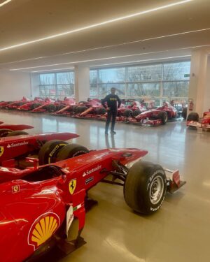 Marc Gené Instagram - Wooow…mai visto questo @carlo_vanzini!! Es siempre especial visitar #F1Clienti. Such a special place @ferrariraces