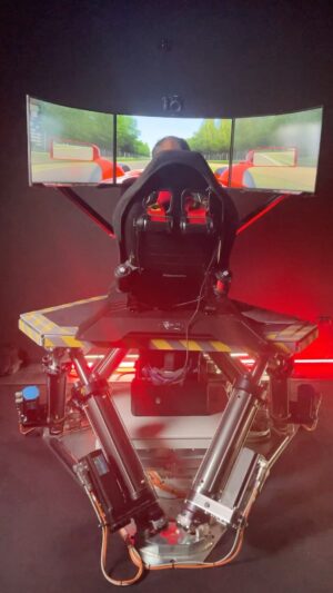 Marc Gené Instagram - Giornata di simulatore con la SF71. Enjoyed driving the F1 simulator at Imola @sim_maranello.Hoy he probado diferentes circuitos con el sim, Imola, Mugello y Silverstone TOP