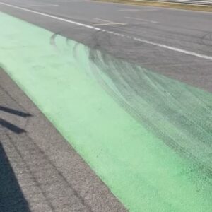 Marc Gené Instagram - V8, V10, V12, V6, V8 F1 tutti in pista nello stesso momento!! Sound of all F1 engines at the same time! 1st to go by is F138 V8, then F2003-GA V10, after 412 T2 V12, then F2008 V8 and finally SF70 V6. Escucha todos los motores de la historia moderna de la F1!!🏎