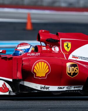 Marc Gené Instagram - At Paul Ricard with the F138 ex Alonso 2013. Con la Ferrari que @fernandoalo_oficial consiguió la victoria en el #spanishgp. @ferrariraces @dolce.rosso @xlozanet #f1clienti 🏎🏎