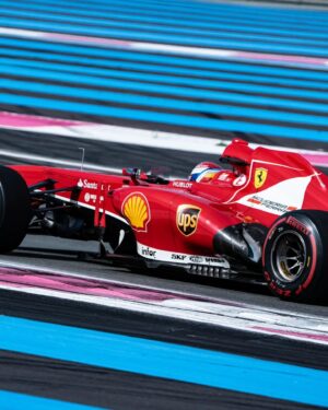 Marc Gené Instagram - At Paul Ricard with the F138 ex Alonso 2013. Con la Ferrari que @fernandoalo_oficial consiguió la victoria en el #spanishgp. @ferrariraces @dolce.rosso @xlozanet #f1clienti 🏎🏎