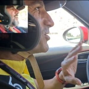 Marc Gené Instagram - MAI VISTO CUESTO 
Il video completo con superfucsia @marcgene_official 

fuori come un balcone 😅 e ride 🤣🤣🤣

Thanks to @pirelli_motorsport @alfaromeoofficial @alfaromeoitaliaofficial 
@autodromonazionale_monza

#Monza #pirellihotlaps #pirelli #autodromomonza