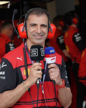 Marc Gené Instagram - Multitasking @skysportf1 @f1_movistar 📷@hasanbratic #MiamiGP
