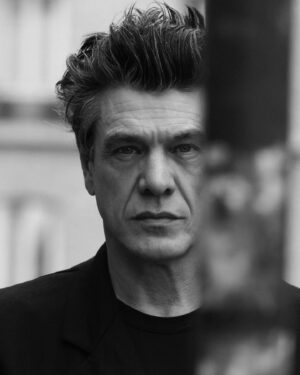 Marc Lavoine Instagram - La tournée « Adulte jamais » débute ce soir là où je suis né, à Longjumeau.
Elle sillonnera la France, la Belgique, la Suisse et le Luxembourg.
J’ai hâte de vous présenter sur scène « Le train », « La fin d’une histoire » et tant d’autres encore.
Je vous embrasse fort,
Marc

Photo : @laurenthumbert05