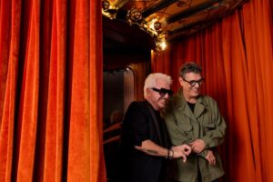 Marc Lavoine Instagram - Il y a quelques mois nous nous sommes rencontrés en tournée, vendredi nous sortons notre première collaboration ! 
Rendez-vous ce 22 septembre pour découvrir Lovebox.
@cerroneofficial 

#lavoine #cerrone #lovebox