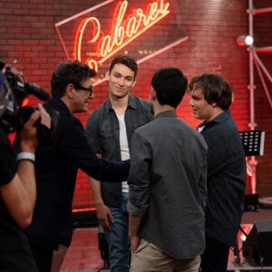 Marc Lavoine Instagram - Plus que quelques heures avant la demi-finale de #TheVoice. Nous avons beaucoup travaillé. J’ai hâte que @arthurchaminade, @jimbauermusic et @tarikmusique vous dévoilent le résultat !

📷 @marwan_photographer
