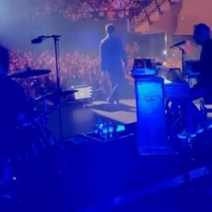 Marc Lavoine Instagram - Hier vous étiez 4900. 
Quel bonheur de vous retrouver. Merci du fond du cœur.

📍 @festivaldetrelaze 
🎥 @fredomproductionsparis