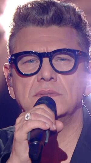 Marc Lavoine Instagram - J’ai hâte de vous chanter mon nouveau single en live … en attendant, écoutez ‘Pourrais-je dire encore je t’aime ?’ 🤍