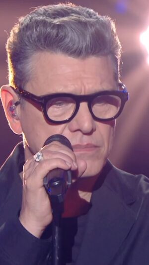 Marc Lavoine Instagram - Pourrais-je dire encore je t’aime, pour la première fois en live pour la finale de @thevoice_tf1. Merci pour tous vos messages et votre accueil chaleureux sur mon nouveau single 🤍
Revivez la finale de The Voice sur TF1 : https://l.tf1.fr/VJ