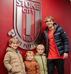 Marc Muniesa Instagram - Happy to be back and to see a lot of old good friends❤️🤍 Thank you for making it happen @premmanagement 🙌🏼