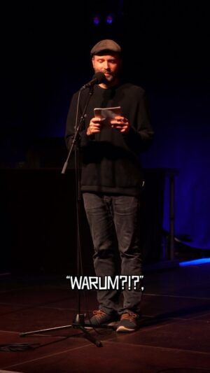 Marc-Uwe Kling Instagram - NEUES VOM KÄNGURU! WTF?!? Gibt es etwa irgendwann ein fünftes Buch? … Wer weiß … maybe … maybe not … Jedenfalls taucht das Känguru immer noch gerne bei meiner Lesebühne auf. Und weil das SO36 meist voll ist und sowieso nicht alle in Berlin leben, haben wir letztes Mal was für euch aufgenommen.
#Kaenguru #MarcUweKling #Wahl #Warum
