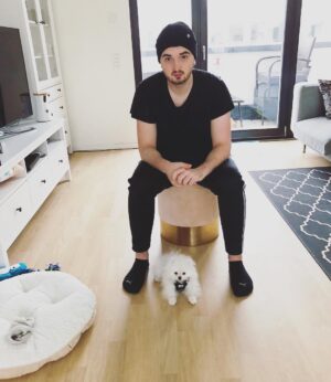 Marcel Althaus Instagram - Darf ich vorstellen? Das ist Scoops. Nach jahrelanger Planung und der Frage, ob wir bereit sind, haben wir ihn gestern abgeholt! Dort gibt es wirklich saubere und wunderschöne Pomeranians! Ich will gar nicht so viel schreiben, schaut euch meinen Vlog auf YouTube an! 🔥🔥