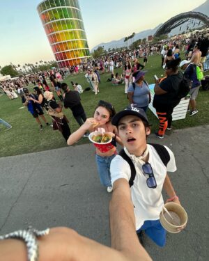 Marcel Ruiz Instagram - if anyone finds my glasses pls lmk 🏜️